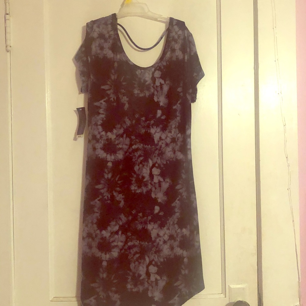 Short sleeve dress